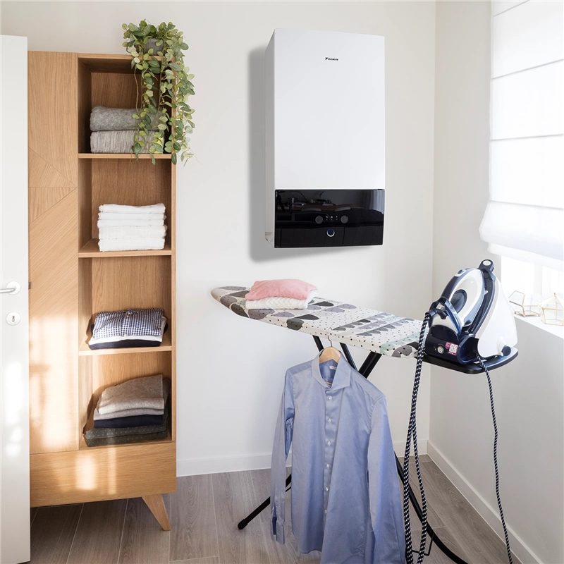 Daikin Altherma Grade R vägghängd med stilren platsbesparande konstruktion.