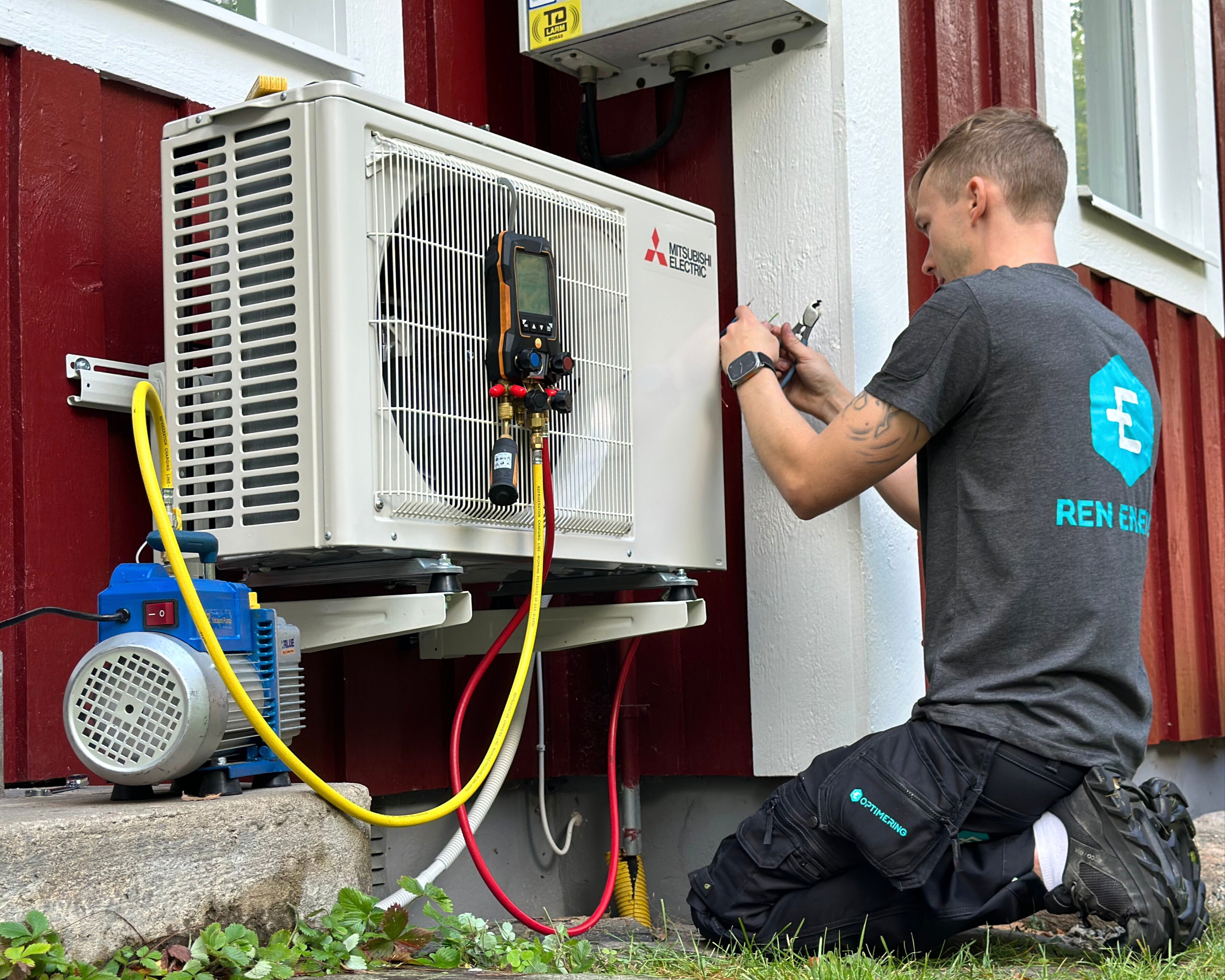 Installation av värmepump certifierad tekniker Eoptimering.